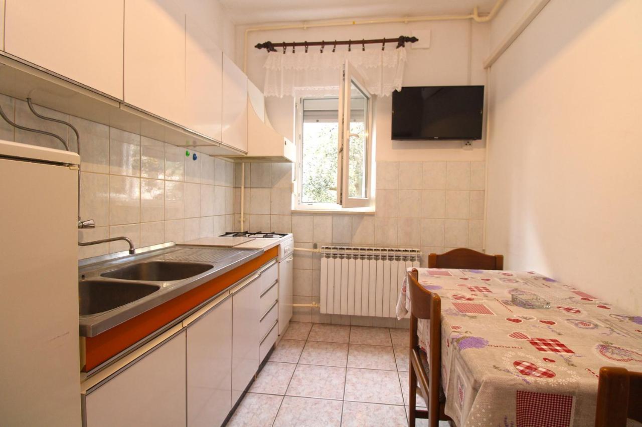 Apartments Valerija 847 Пула Екстериор снимка