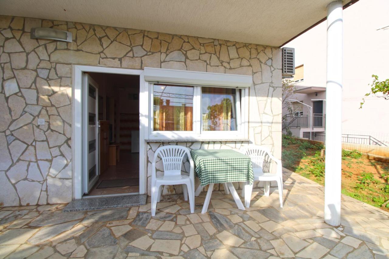 Apartments Valerija 847 Пула Екстериор снимка
