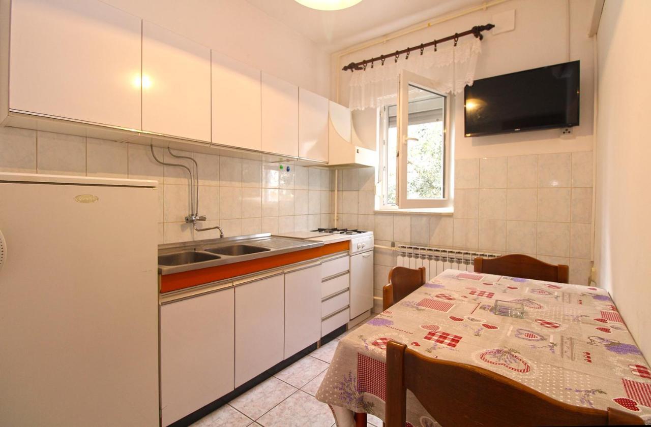 Apartments Valerija 847 Пула Екстериор снимка