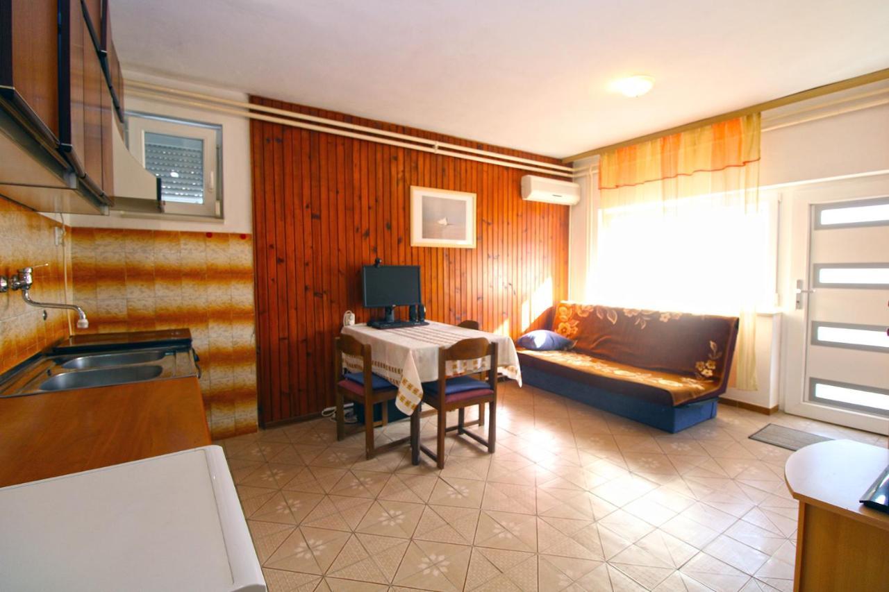 Apartments Valerija 847 Пула Екстериор снимка