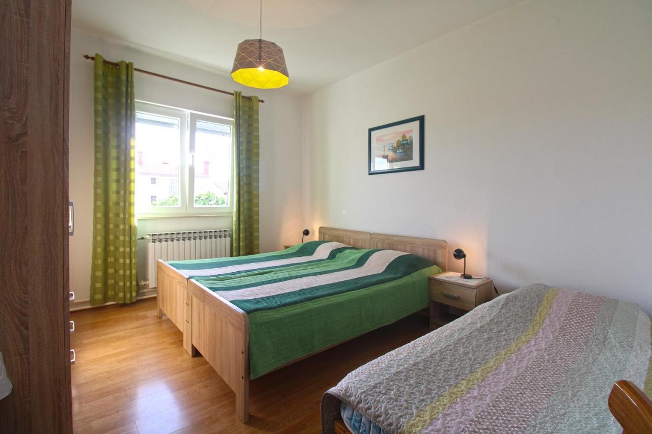 Apartments Valerija 847 Пула Екстериор снимка