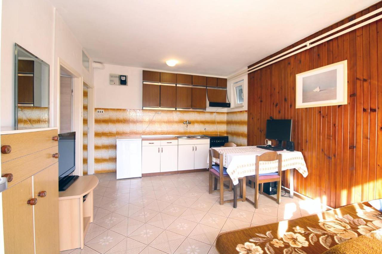 Apartments Valerija 847 Пула Екстериор снимка