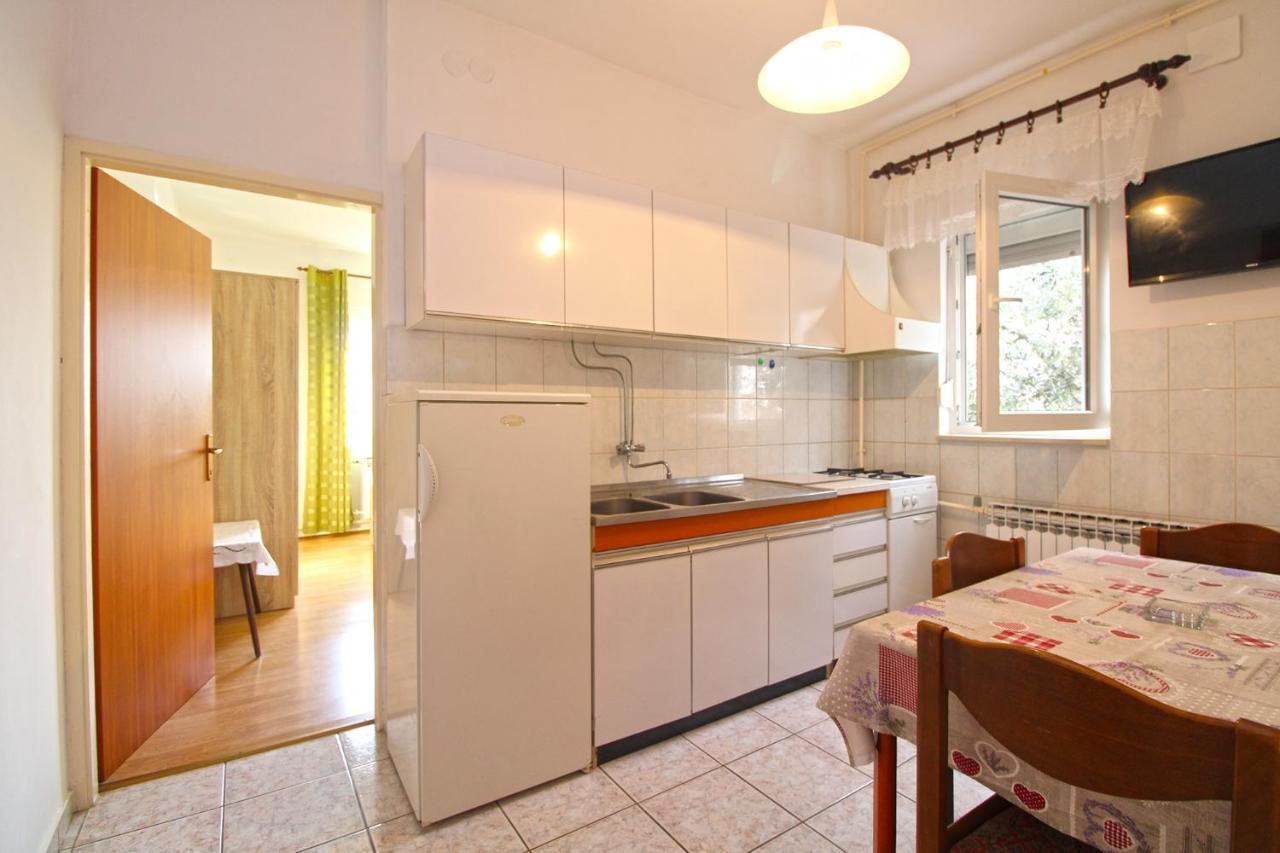 Apartments Valerija 847 Пула Екстериор снимка